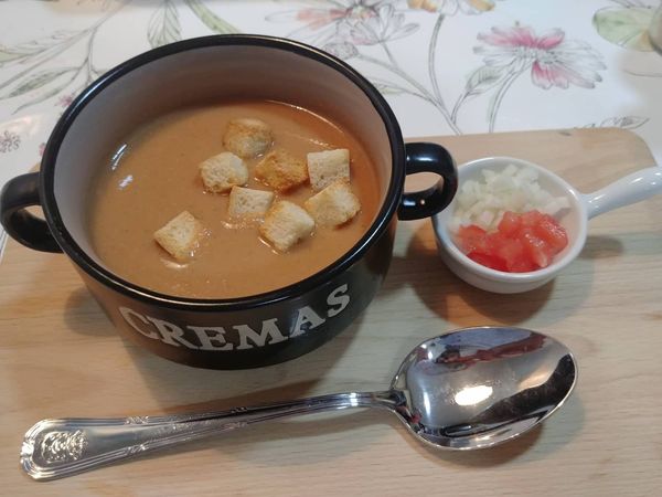 Gazpacho andaluz tradicional