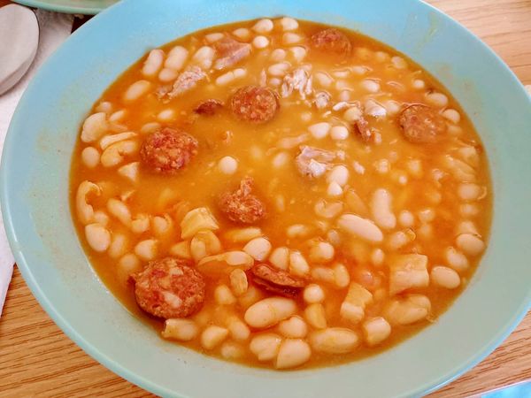 Alubias blancas con costillas de cerdo